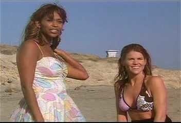 Merrin Dungey Fotoblitze zwischen den Beinen 98