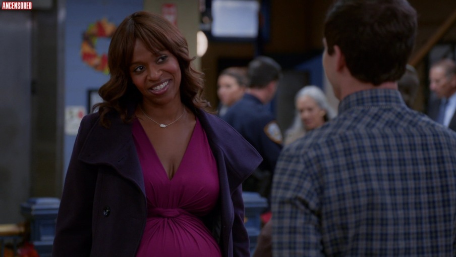 Merrin Dungey in einem Rock 84